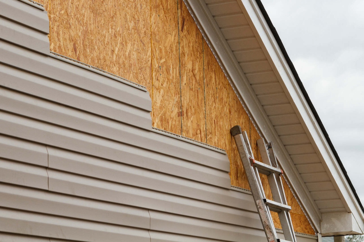 Enhance Curb Appeal with Professional Siding Installation in the Portland Metro Area hero image